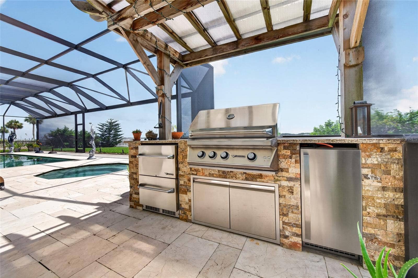 SUMMER KITCHEN