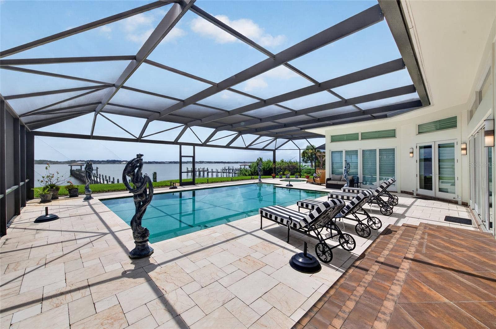 LARGE PATIO