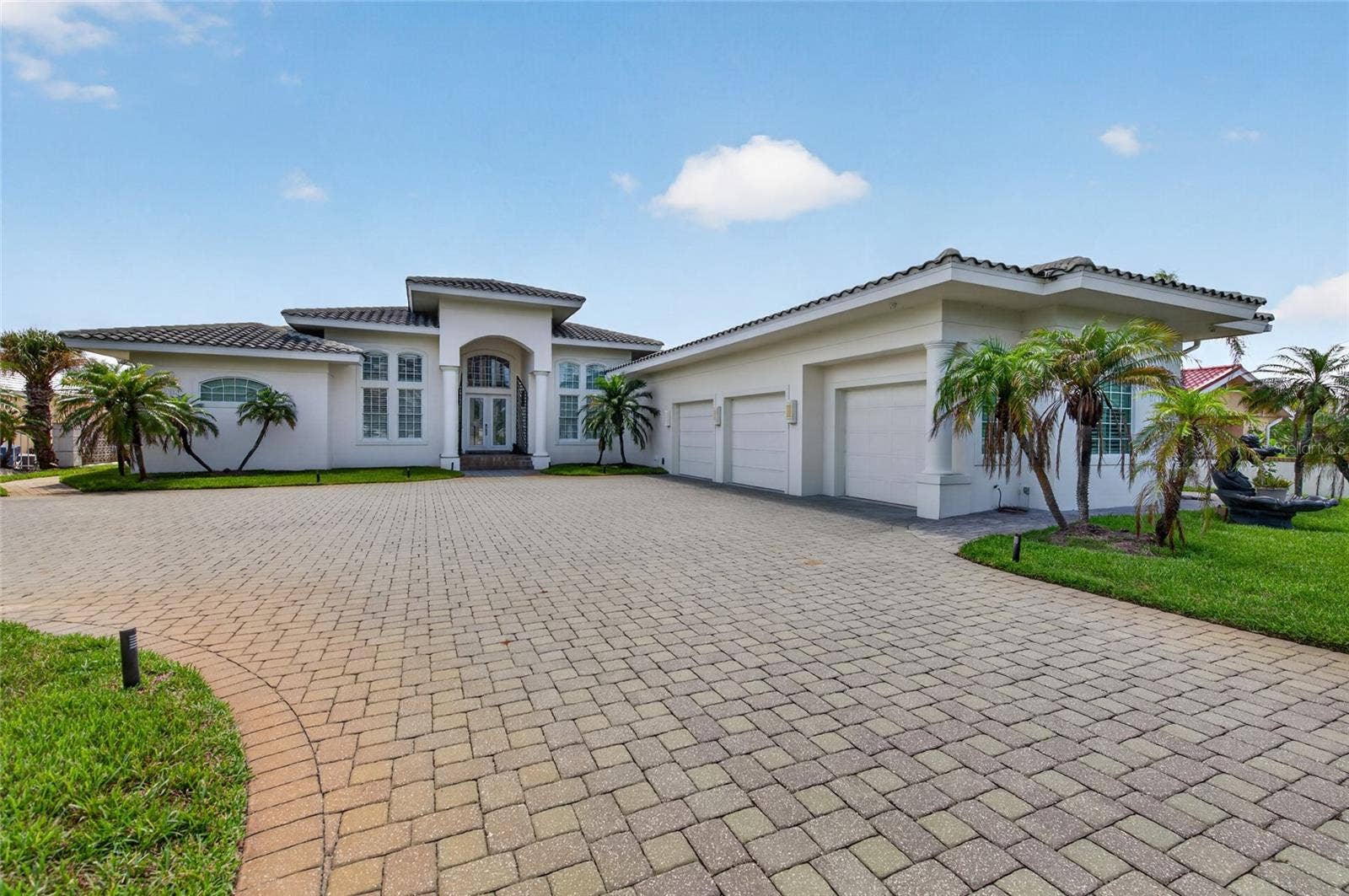3 CAR GARAGE