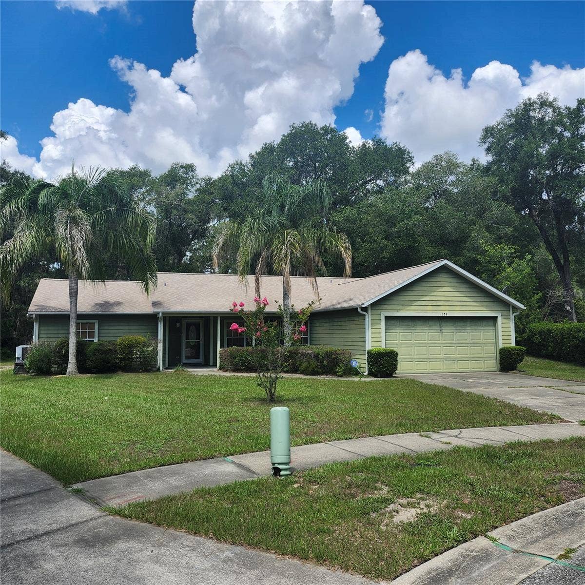 1056 SHADY HOLLOW DRIVE, DeLand, FL 32724 Front of home