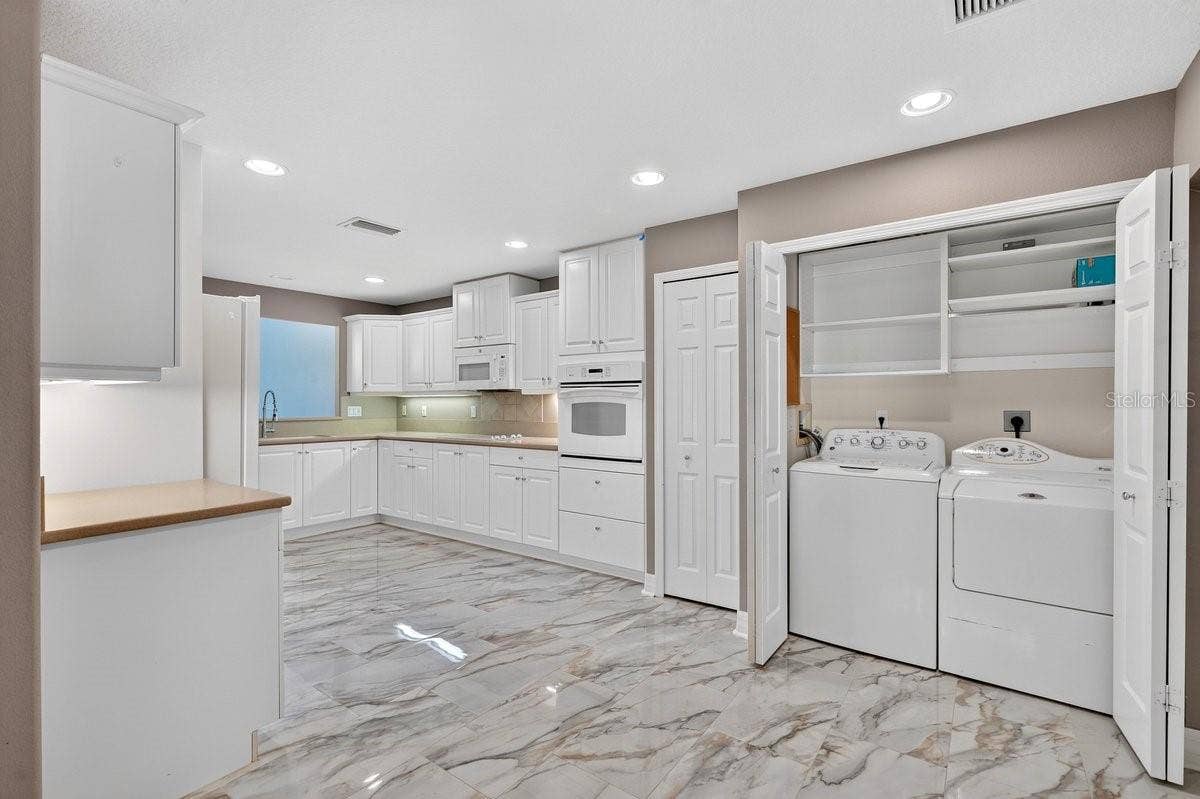 1975 RUTGERS PLACE, Port Orange, FL 32128