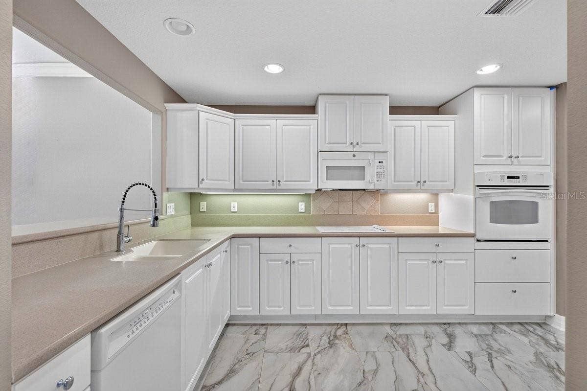 1975 RUTGERS PLACE, Port Orange, FL 32128