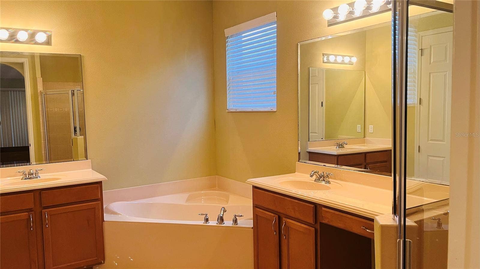 1221 DUMAINE AVENUE, Port Orange, FL 32129 ENSUITE BATH AREA