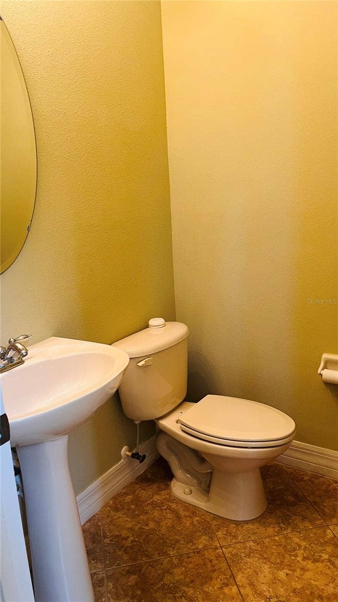 1221 DUMAINE AVENUE, Port Orange, FL 32129 HALF BATHROOM