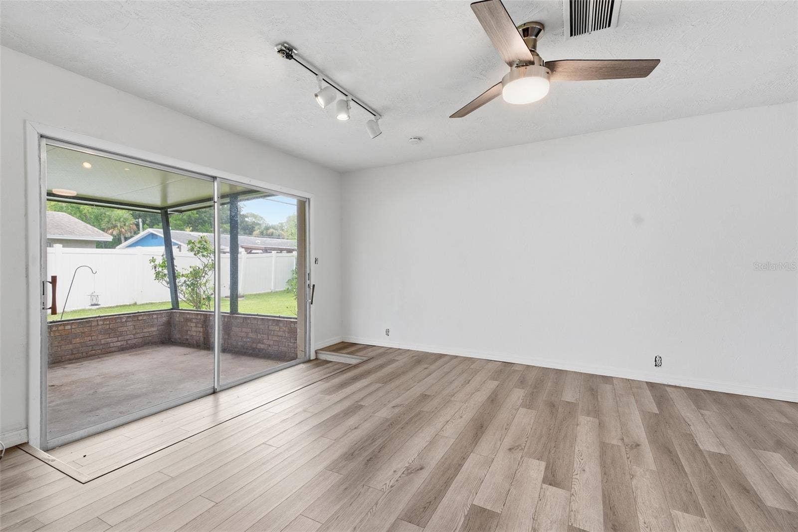 2021 ORIOLE LANE, South Daytona, FL 32119