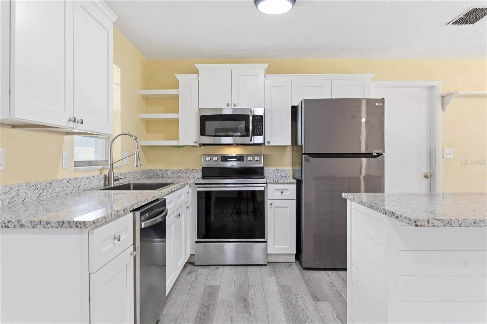 2021 ORIOLE LANE, South Daytona, FL 32119