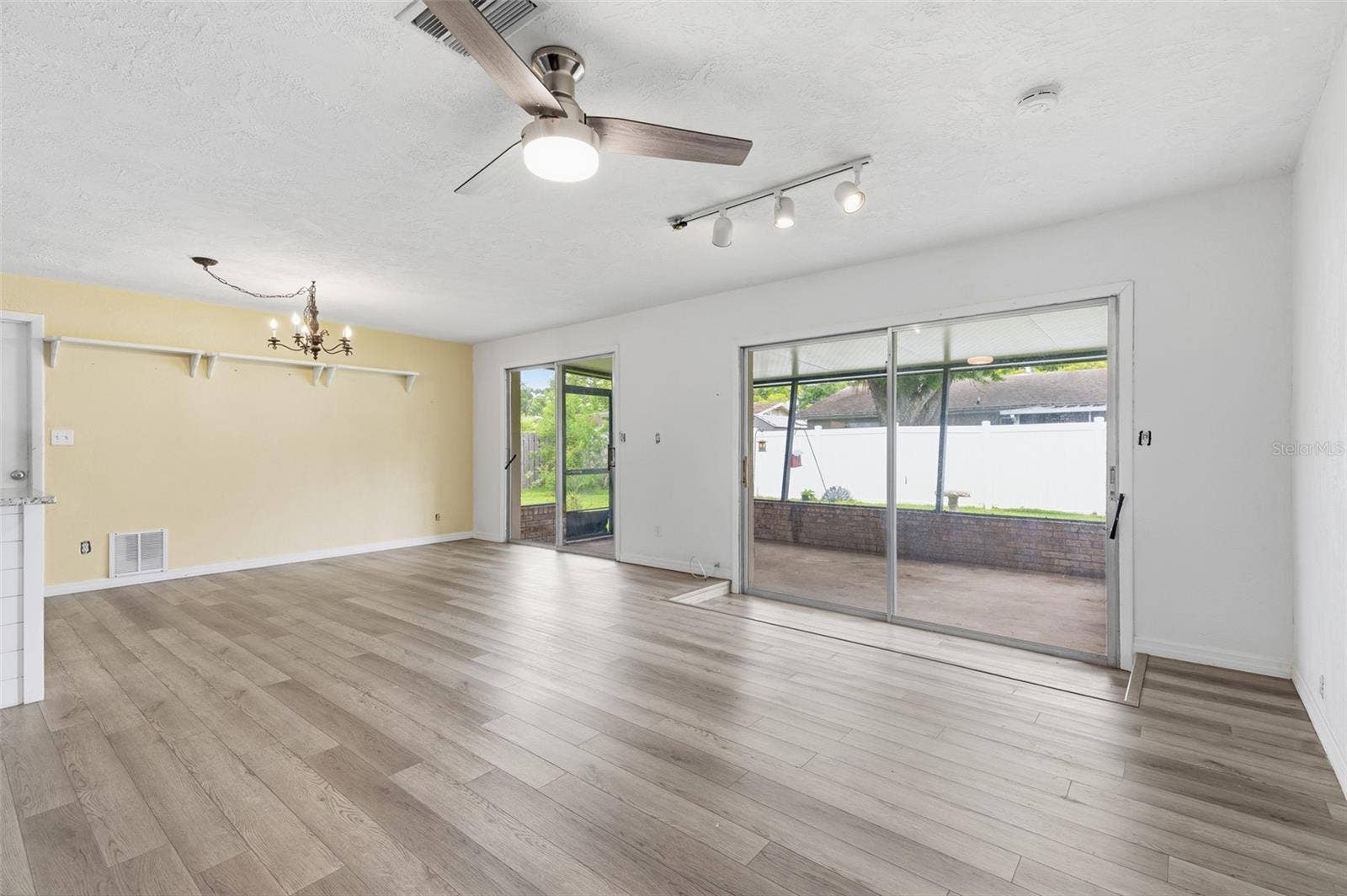 2021 ORIOLE LANE, South Daytona, FL 32119