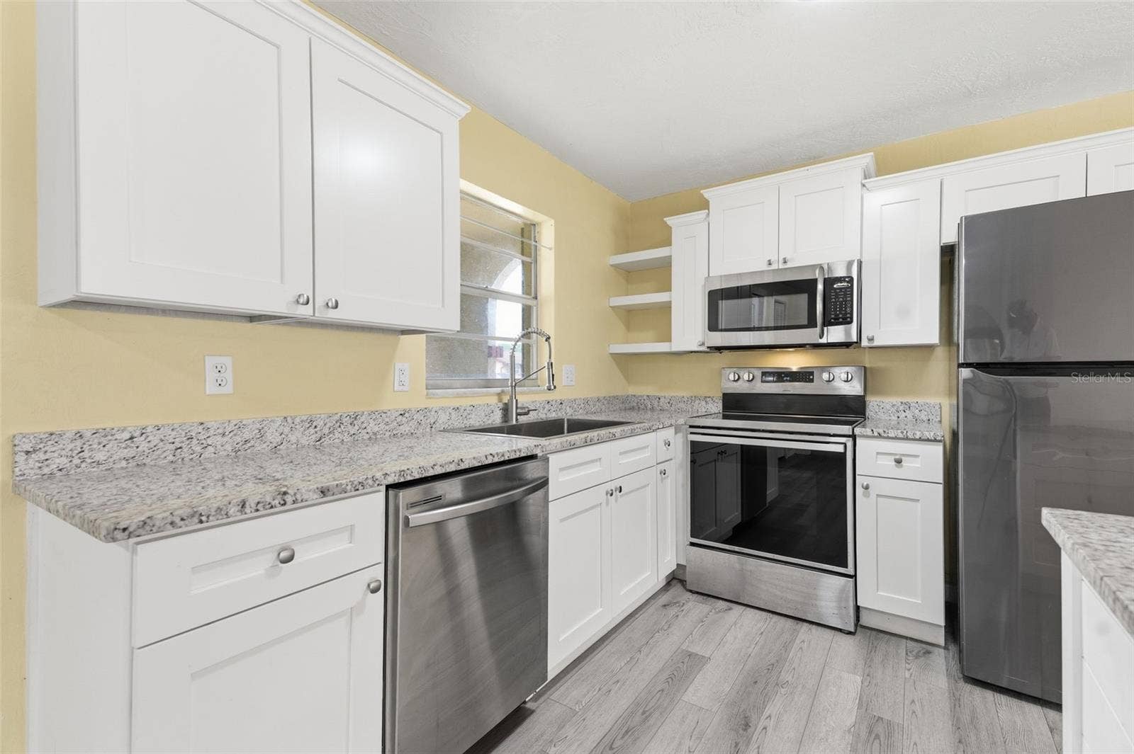 2021 ORIOLE LANE, South Daytona, FL 32119