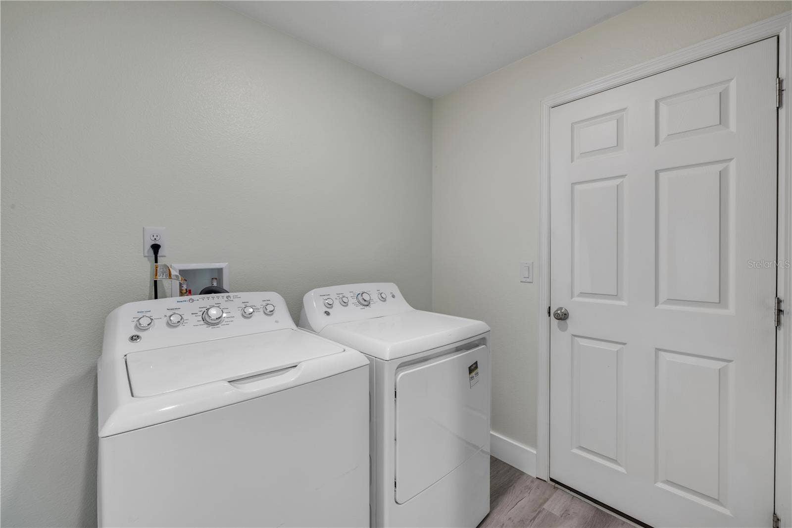 176 PINE GROVE DRIVE, Palm Coast, FL 32164 176 PINE GROVE DRIVE, Palm Coast, FL 32164