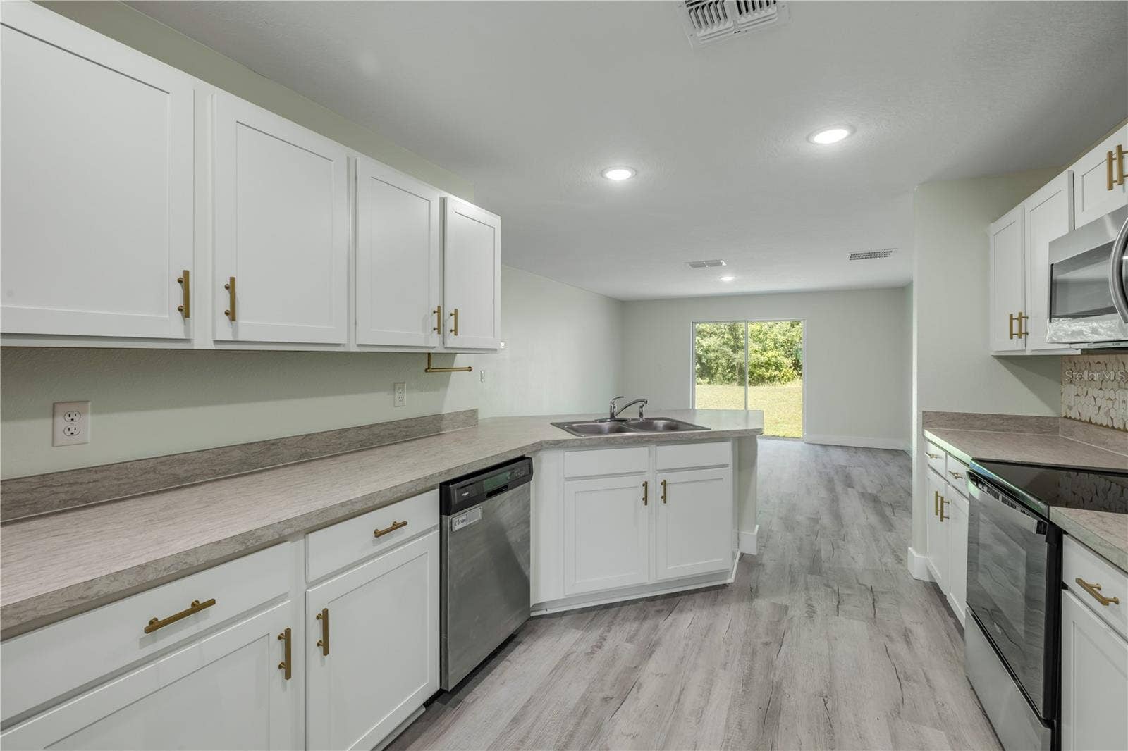 176 PINE GROVE DRIVE, Palm Coast, FL 32164 176 PINE GROVE DRIVE, Palm Coast, FL 32164