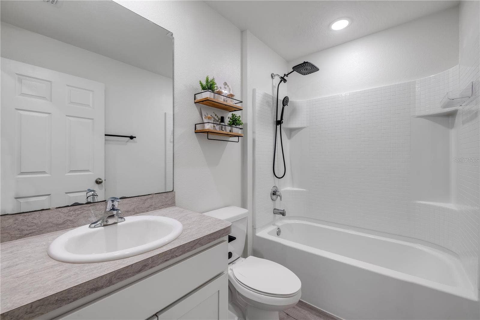 176 PINE GROVE DRIVE, Palm Coast, FL 32164 176 PINE GROVE DRIVE, Palm Coast, FL 32164