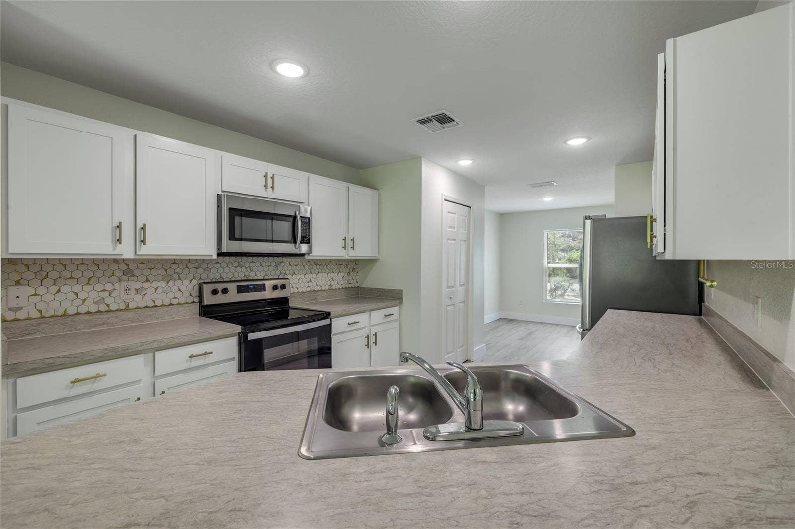 176 PINE GROVE DRIVE, Palm Coast, FL 32164 176 PINE GROVE DRIVE, Palm Coast, FL 32164