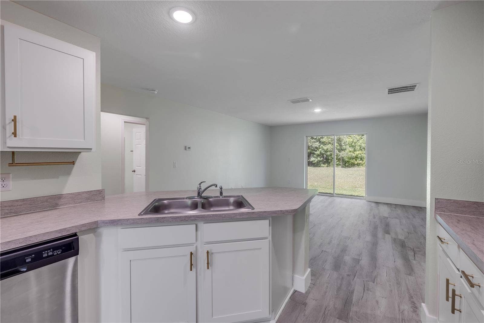 176 PINE GROVE DRIVE, Palm Coast, FL 32164 176 PINE GROVE DRIVE, Palm Coast, FL 32164