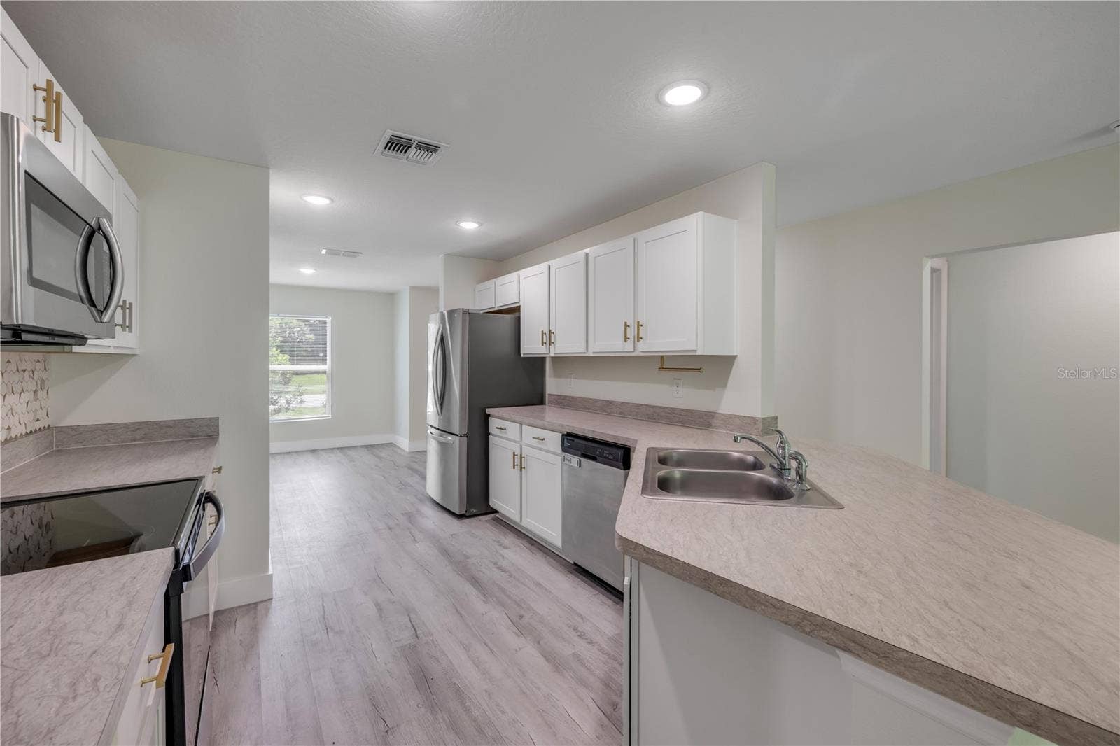 176 PINE GROVE DRIVE, Palm Coast, FL 32164 176 PINE GROVE DRIVE, Palm Coast, FL 32164