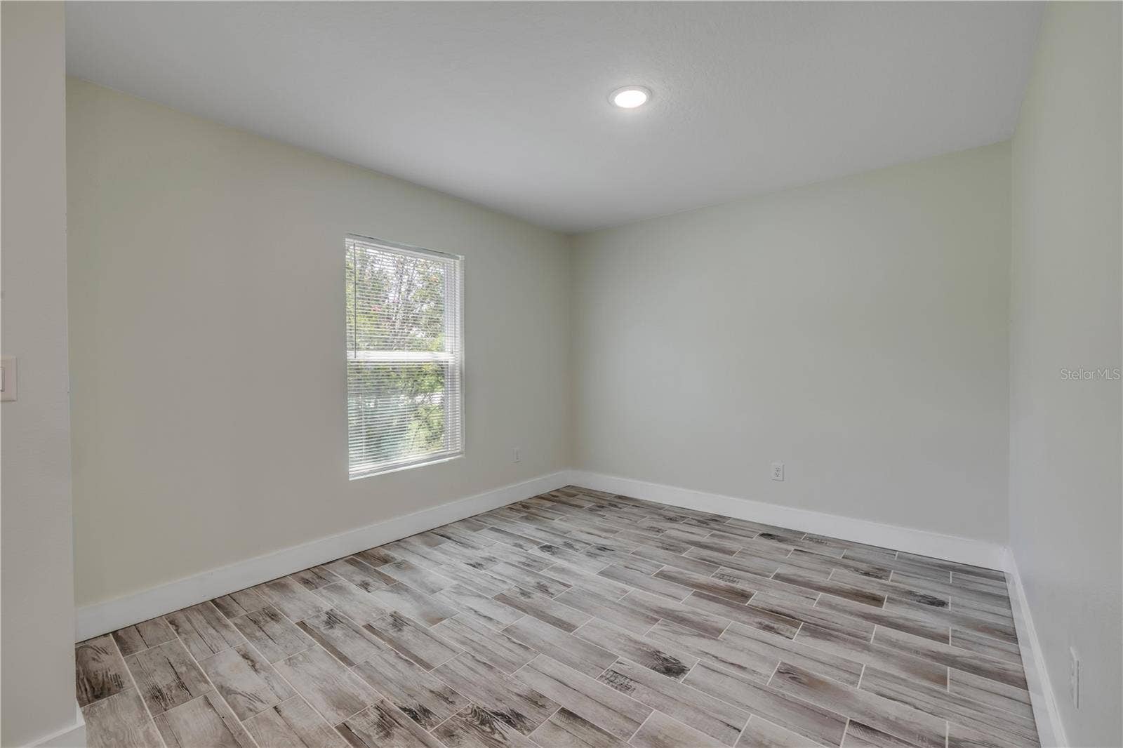 176 PINE GROVE DRIVE, Palm Coast, FL 32164 176 PINE GROVE DRIVE, Palm Coast, FL 32164