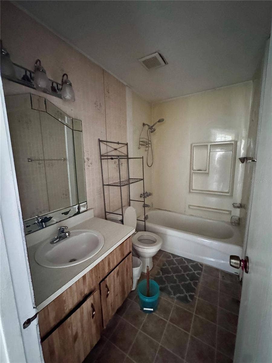 920 BOULDER DRIVE, South Daytona, FL 32119
