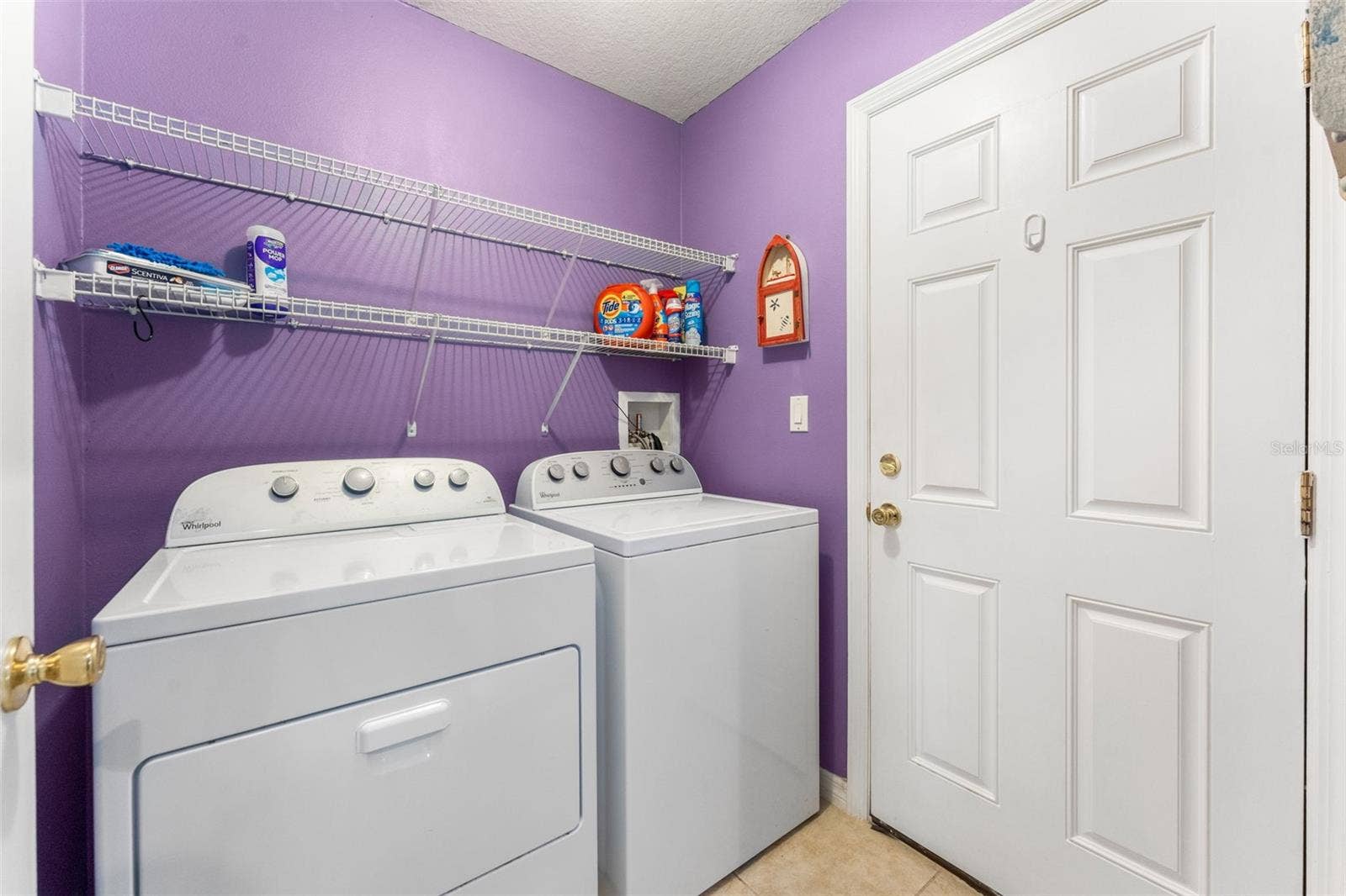 Laundry room to 3-Car garage