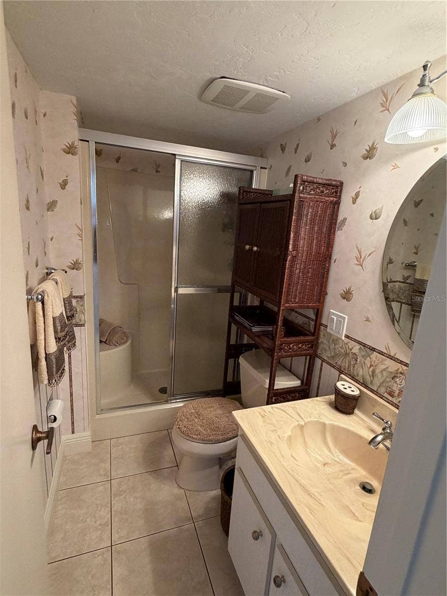 1640 JUNO TRAIL, #205-F, Astor, FL 32102 1640 JUNO TRAIL, #205-F, Astor, FL 32102