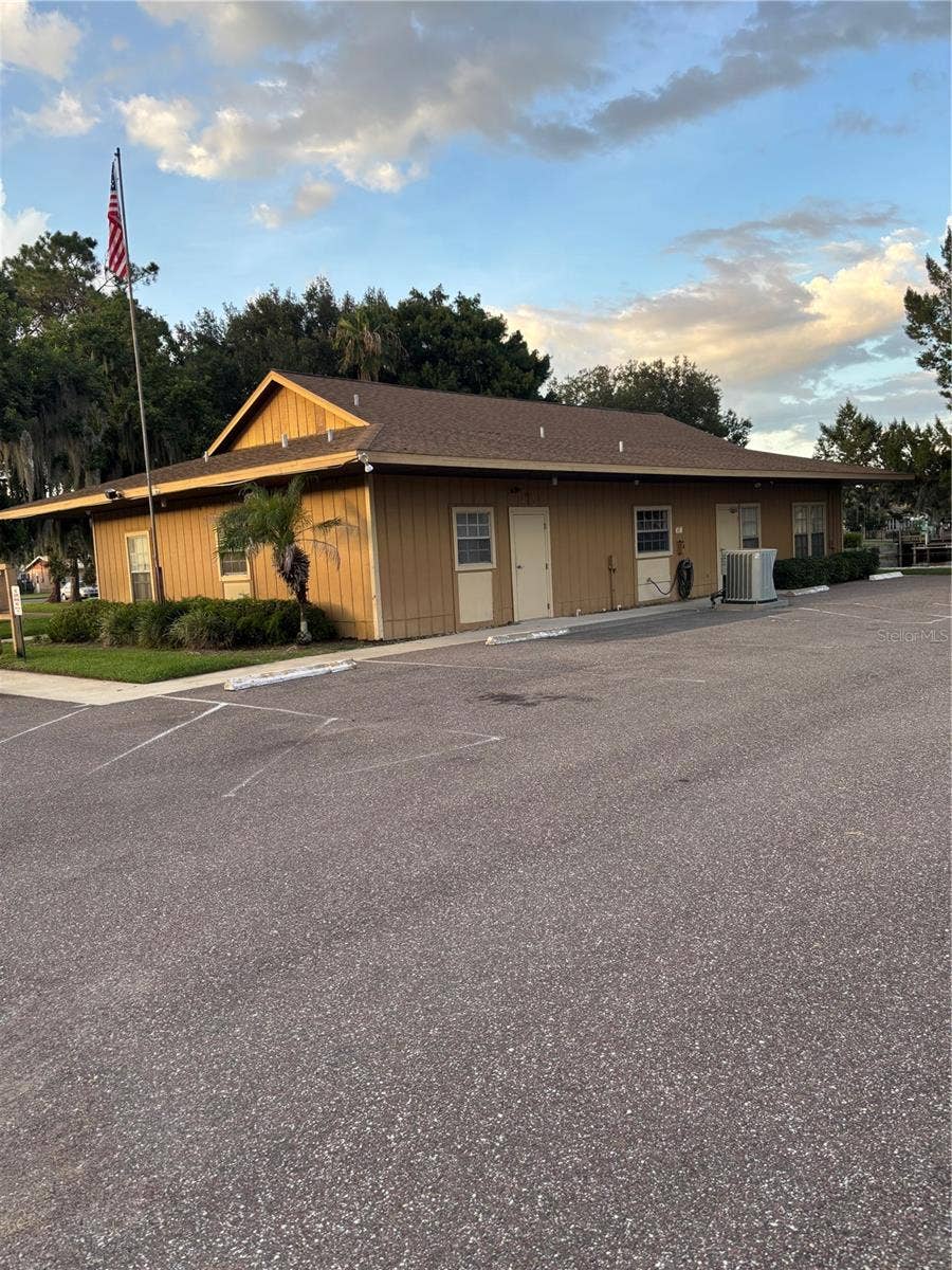 1640 JUNO TRAIL, #205-F, Astor, FL 32102 1640 JUNO TRAIL, #205-F, Astor, FL 32102