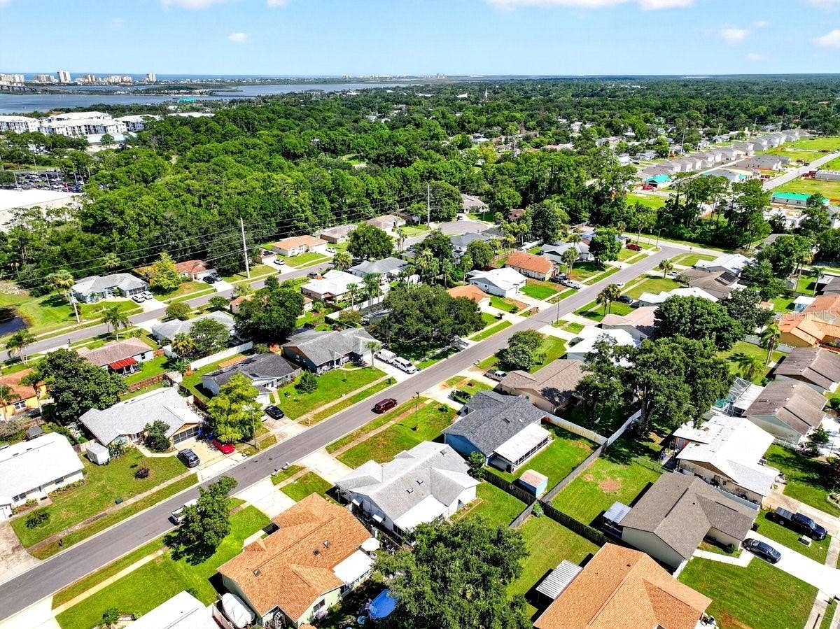 2956 BRISTOL LANE, South Daytona, FL 32119
