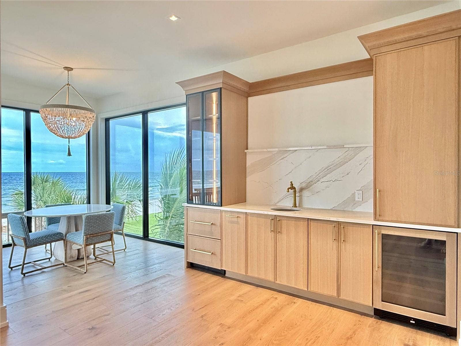 4643 VAN KLEECK DRIVE, New Smyrna Beach, FL 32169 Wet Bar Breakfast Nook