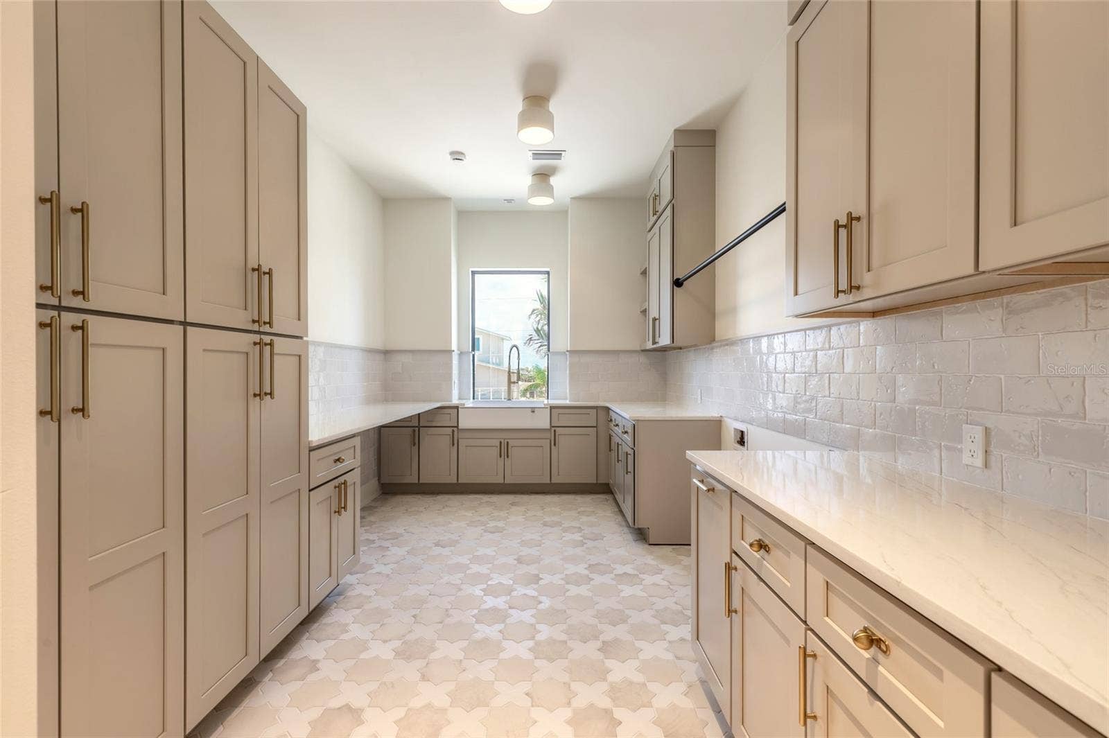 4643 VAN KLEECK DRIVE, New Smyrna Beach, FL 32169 Laundry Room