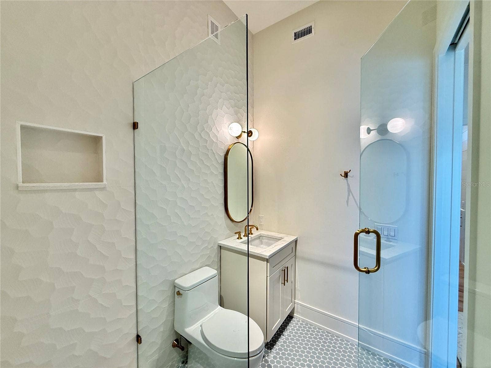 4643 VAN KLEECK DRIVE, New Smyrna Beach, FL 32169 3rd Bath
