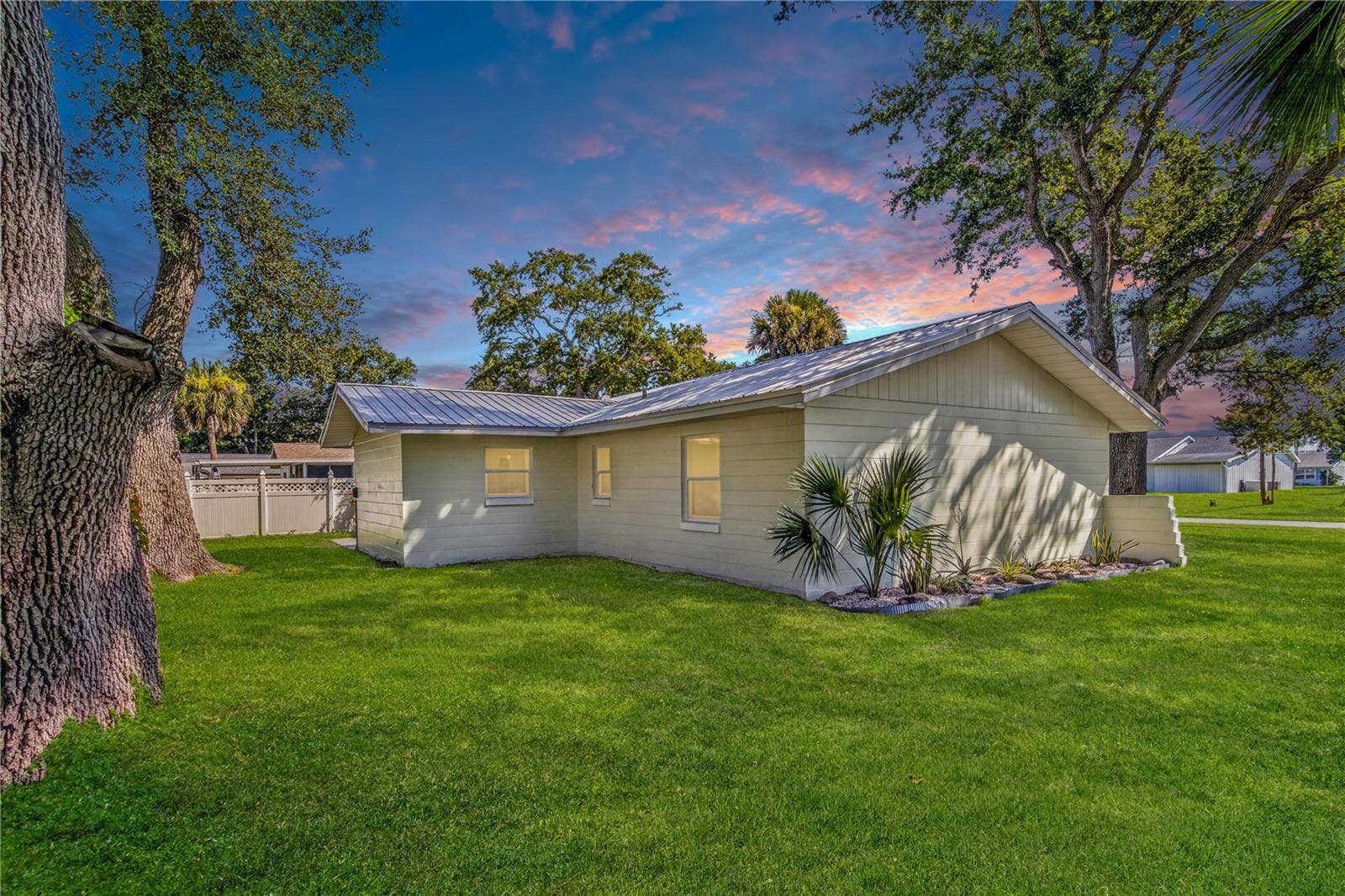 5464 RIVERSIDE DRIVE, Port Orange, FL 32127 5464 RIVERSIDE DRIVE, Port Orange, FL 32127