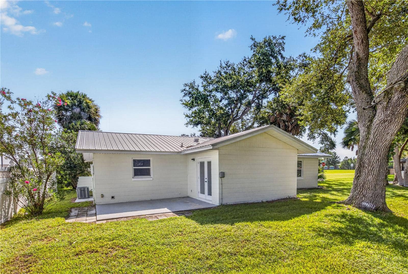 5464 RIVERSIDE DRIVE, Port Orange, FL 32127 5464 RIVERSIDE DRIVE, Port Orange, FL 32127