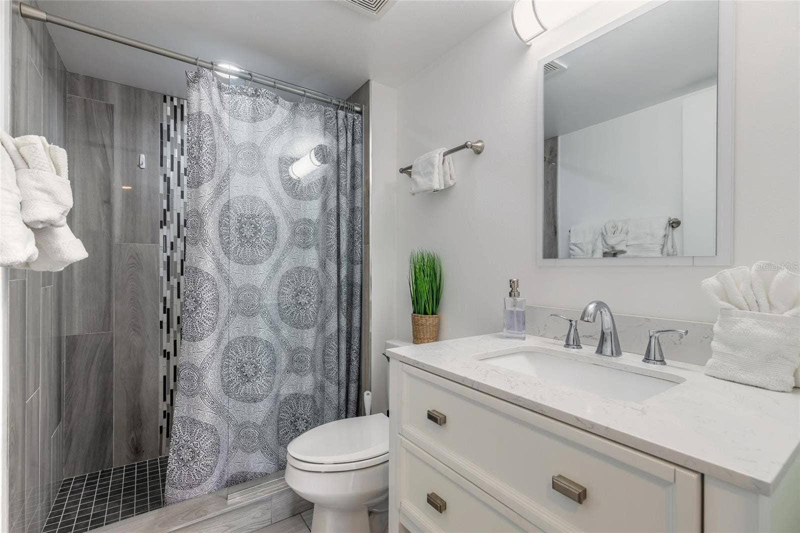 1575 OCEAN SHORE BOULEVARD, #J070, Ormond Beach, FL 32176 1575 OCEAN SHORE BOULEVARD, #J070, Ormond Beach, FL 32176