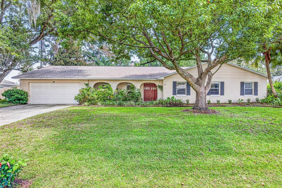 Property photo for 301 VALENCIA COURT, Winter Garden, FL