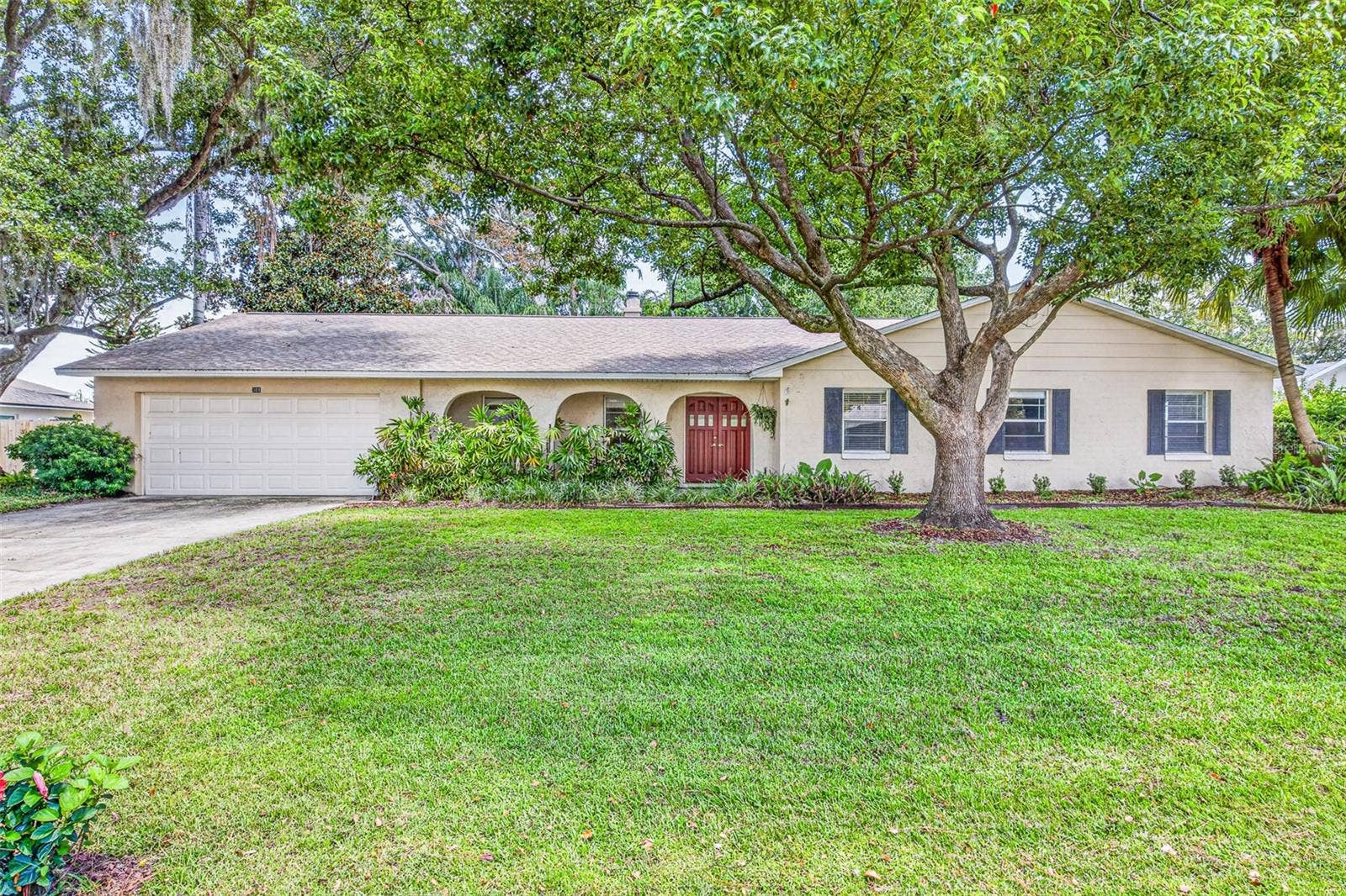 301 VALENCIA COURT, Winter Garden, FL 34787 Front