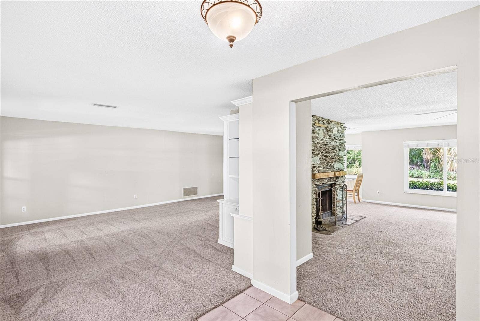 301 VALENCIA COURT, Winter Garden, FL 34787 Great room living room from entry