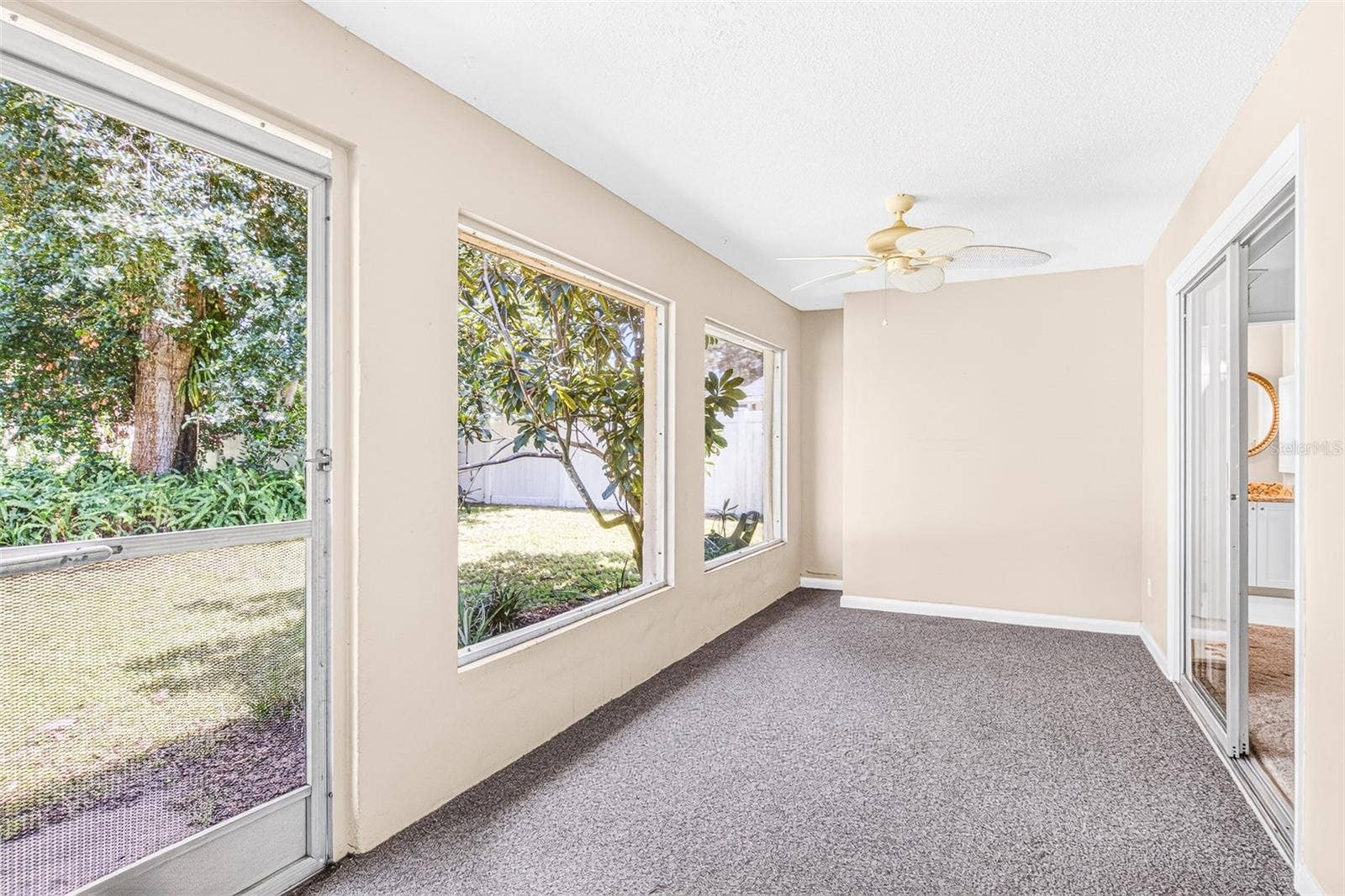 301 VALENCIA COURT, Winter Garden, FL 34787 Enclosed porch