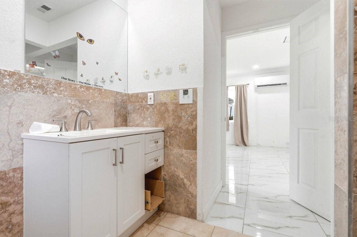 5202 RIVERSIDE DRIVE, Port Orange, FL 32127 5202 RIVERSIDE DRIVE, Port Orange, FL 32127