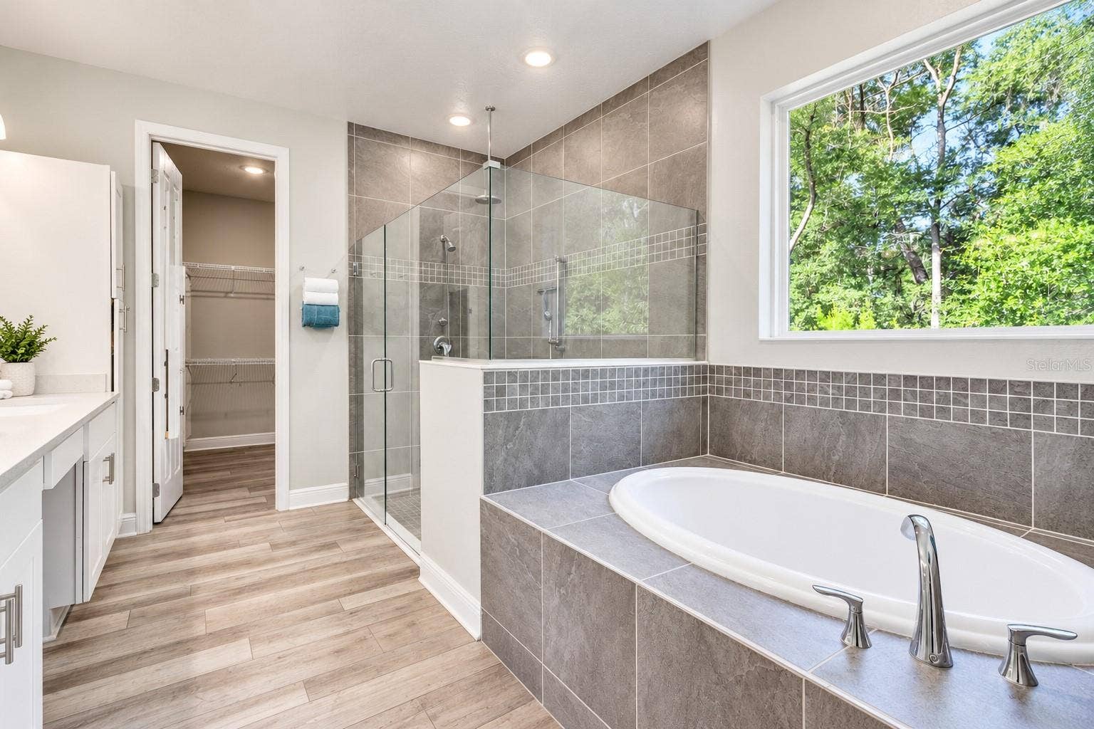 3520 TYNGSBOURGH DRIVE, Deland, FL 32720 3520 TYNGSBOURGH DRIVE, Deland, FL 32720