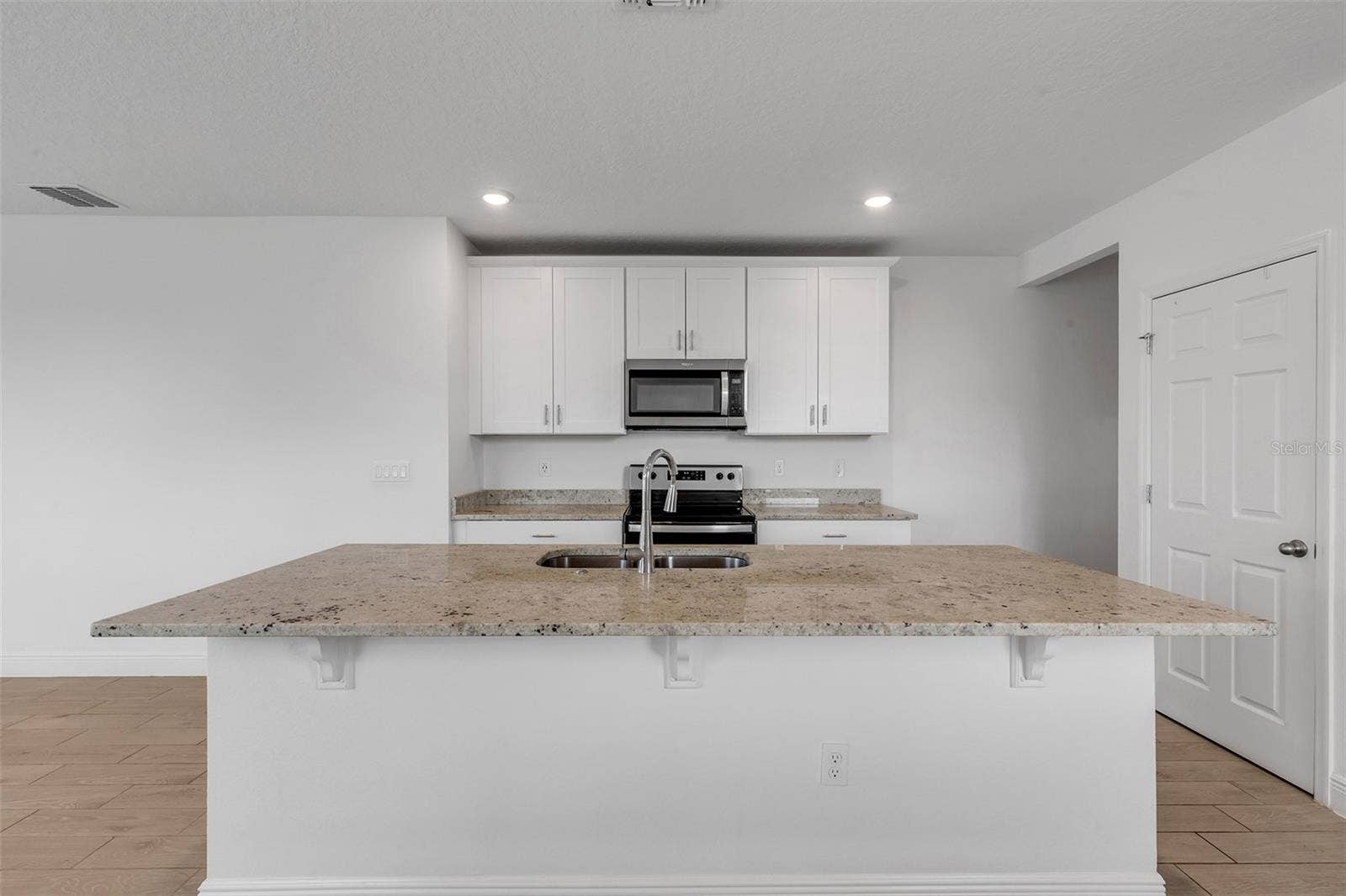 145 LINKS TERRACE BOULEVARD, Daytona Beach, FL 32124 Stone Countertops!