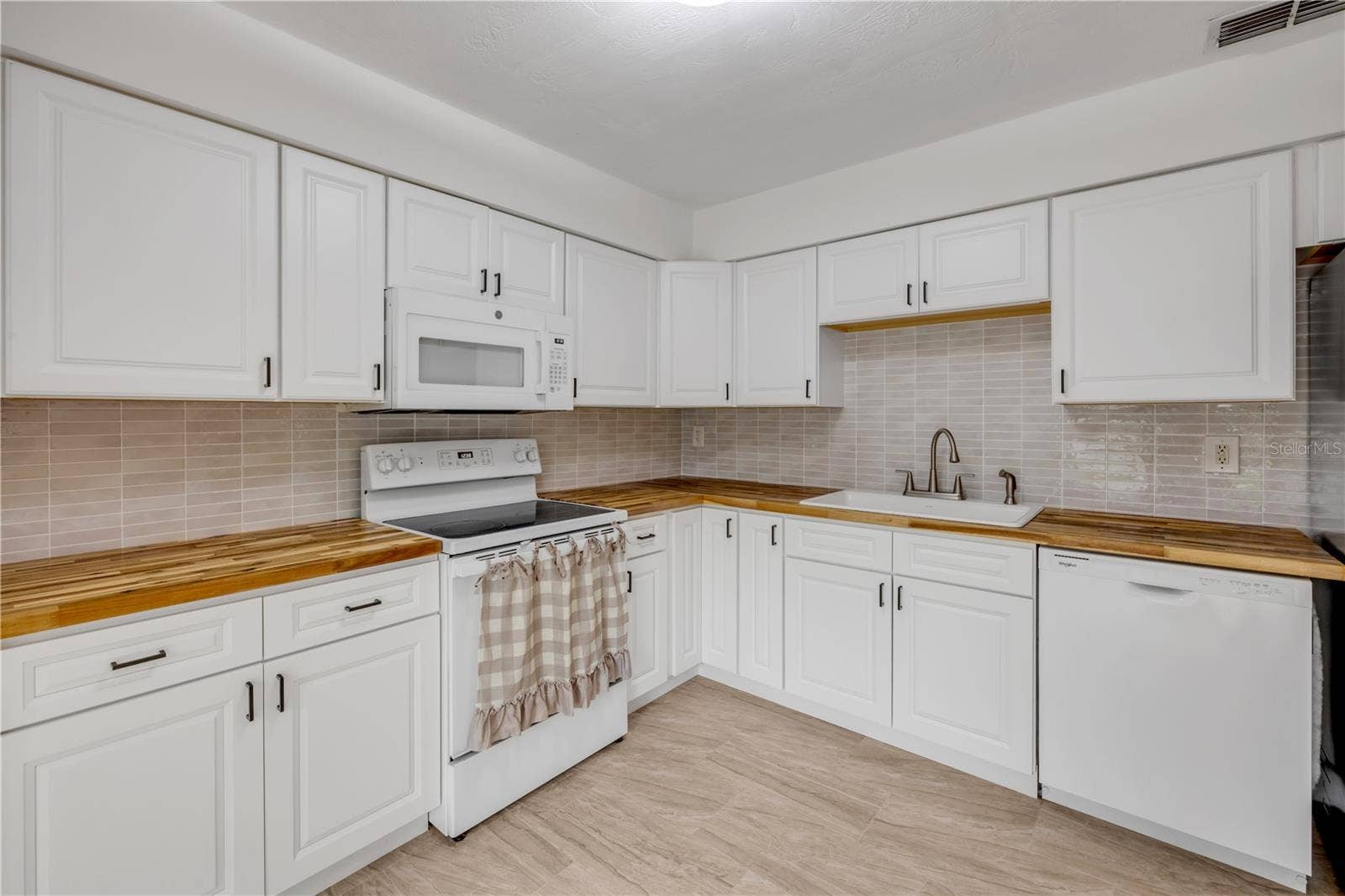 921 ASPEN DRIVE, South Daytona, FL 32119 921 ASPEN DRIVE, South Daytona, FL 32119