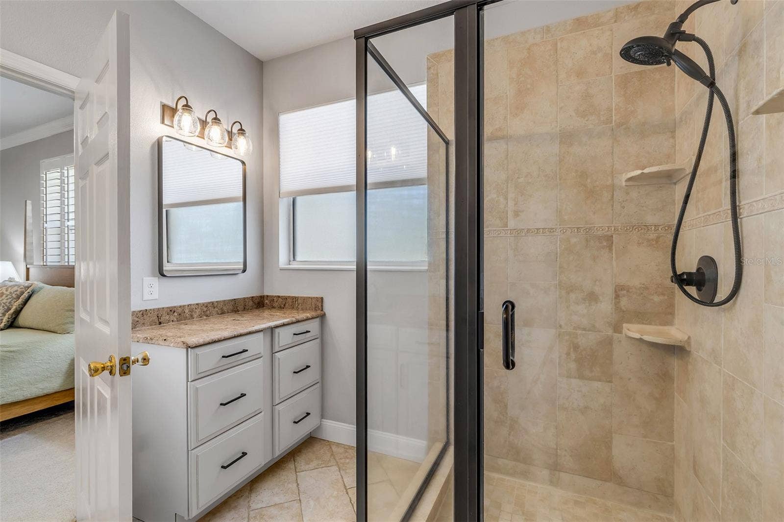 190 EKANA CIRCLE, Daytona Beach, FL 32124 Primary Bathroom.2