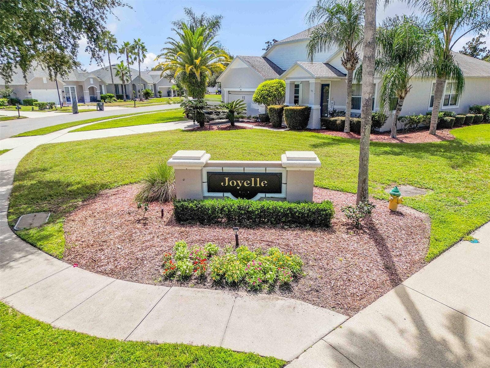 190 EKANA CIRCLE, Daytona Beach, FL 32124 Joyelle Entry
