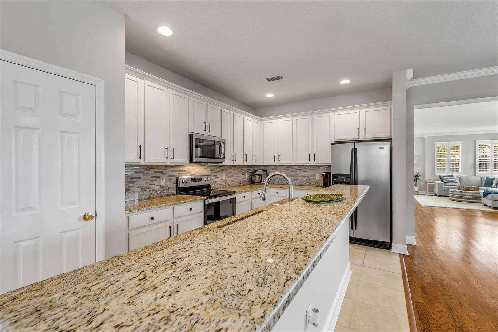 190 EKANA CIRCLE, Daytona Beach, FL 32124 Kitchen.2