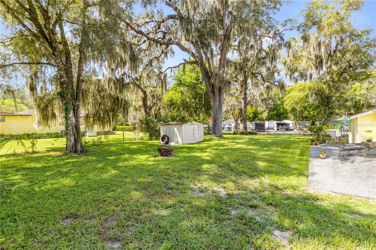 1402 E VOORHIS AVENUE, Deland, FL 32724 1402 E VOORHIS AVENUE, Deland, FL 32724