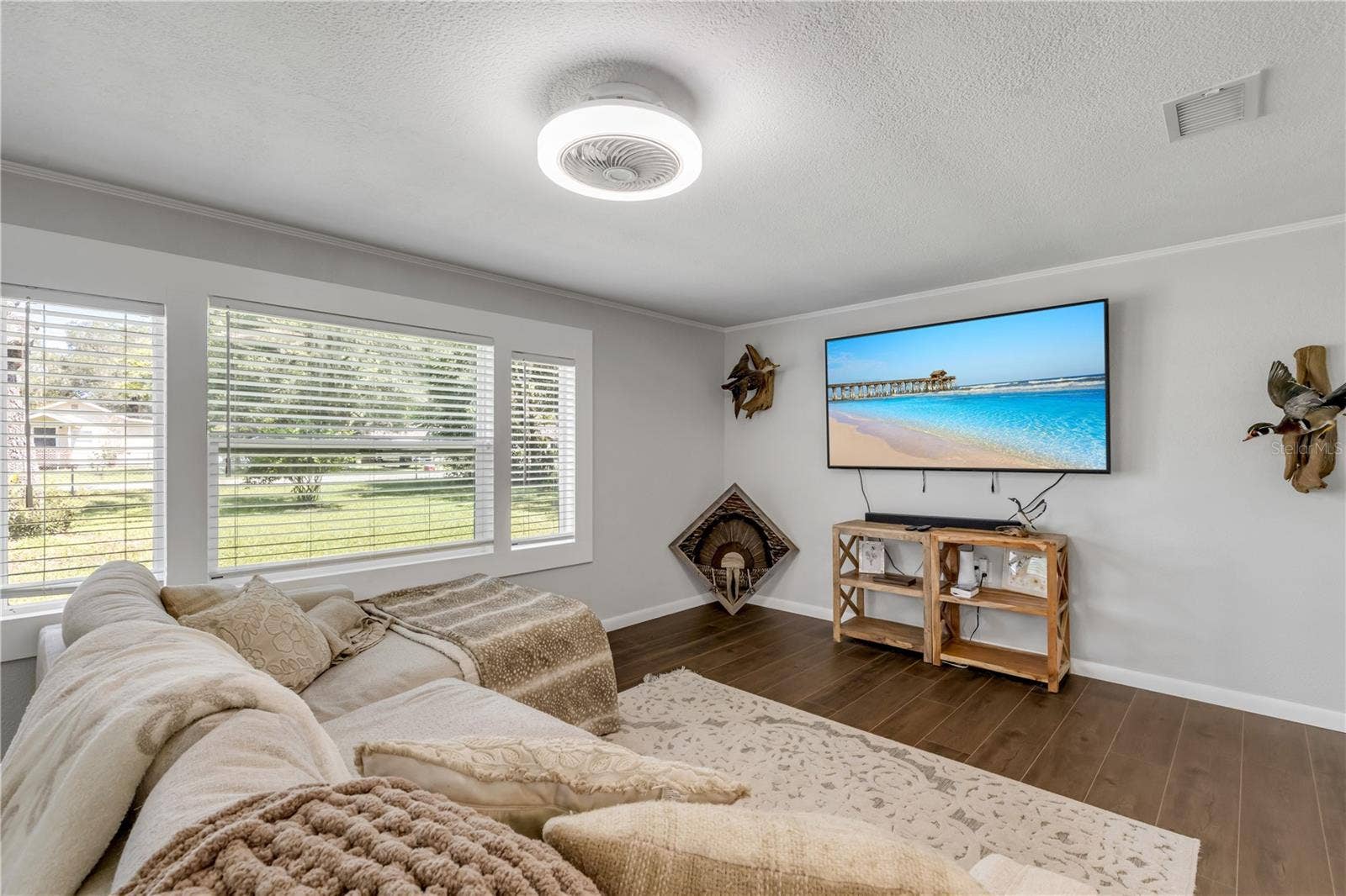 1402 E VOORHIS AVENUE, Deland, FL 32724 1402 E VOORHIS AVENUE, Deland, FL 32724