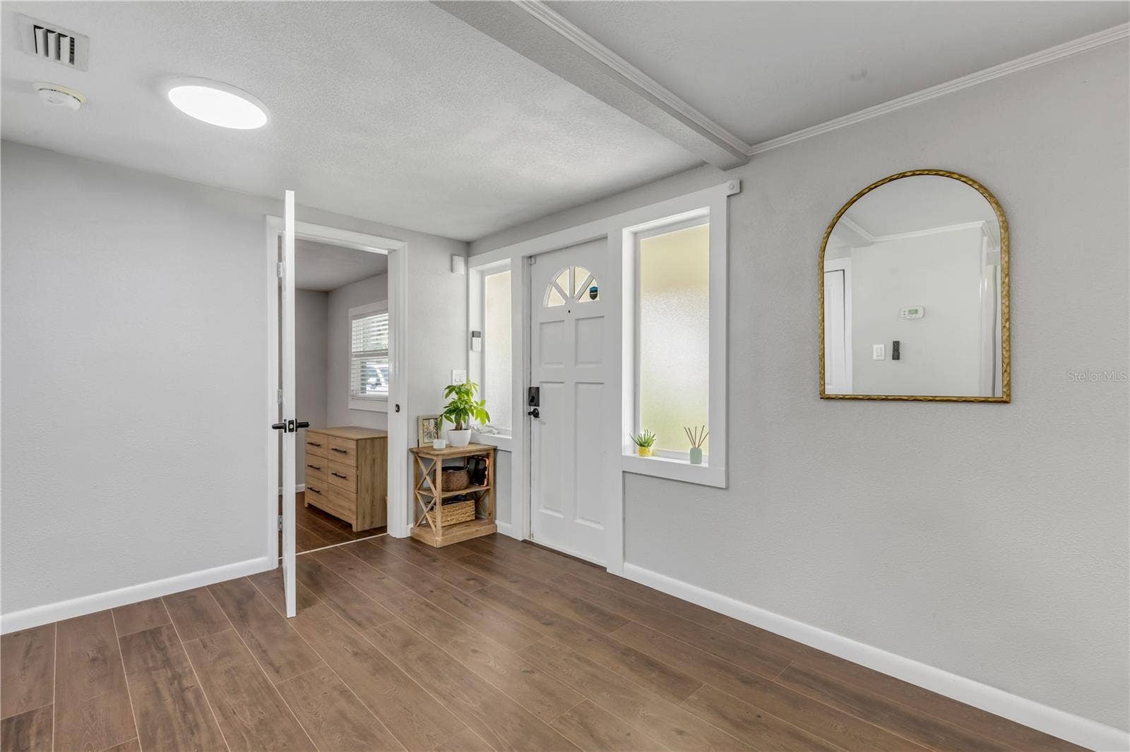 1402 E VOORHIS AVENUE, Deland, FL 32724 1402 E VOORHIS AVENUE, Deland, FL 32724