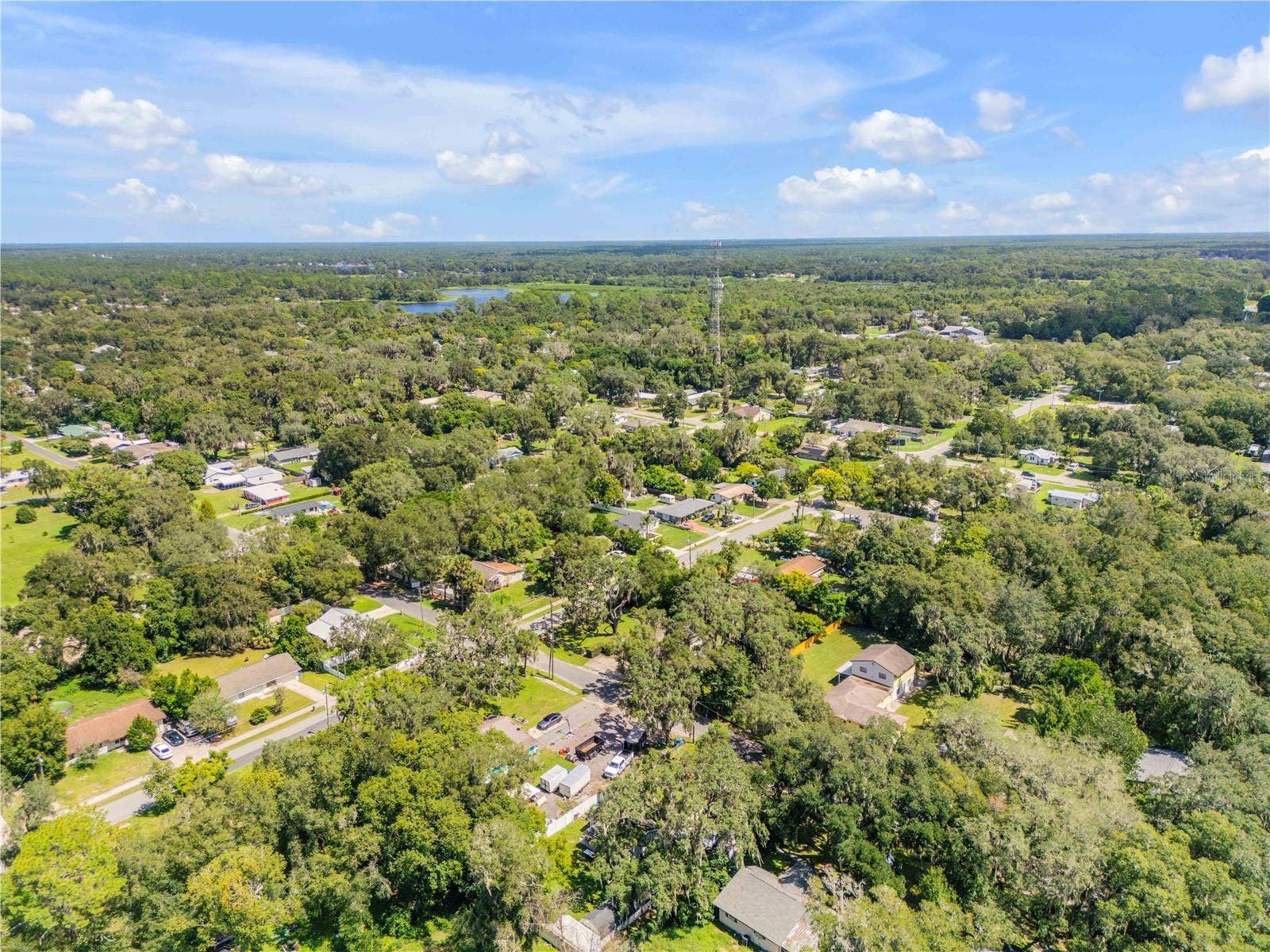 1402 E VOORHIS AVENUE, Deland, FL 32724 1402 E VOORHIS AVENUE, Deland, FL 32724