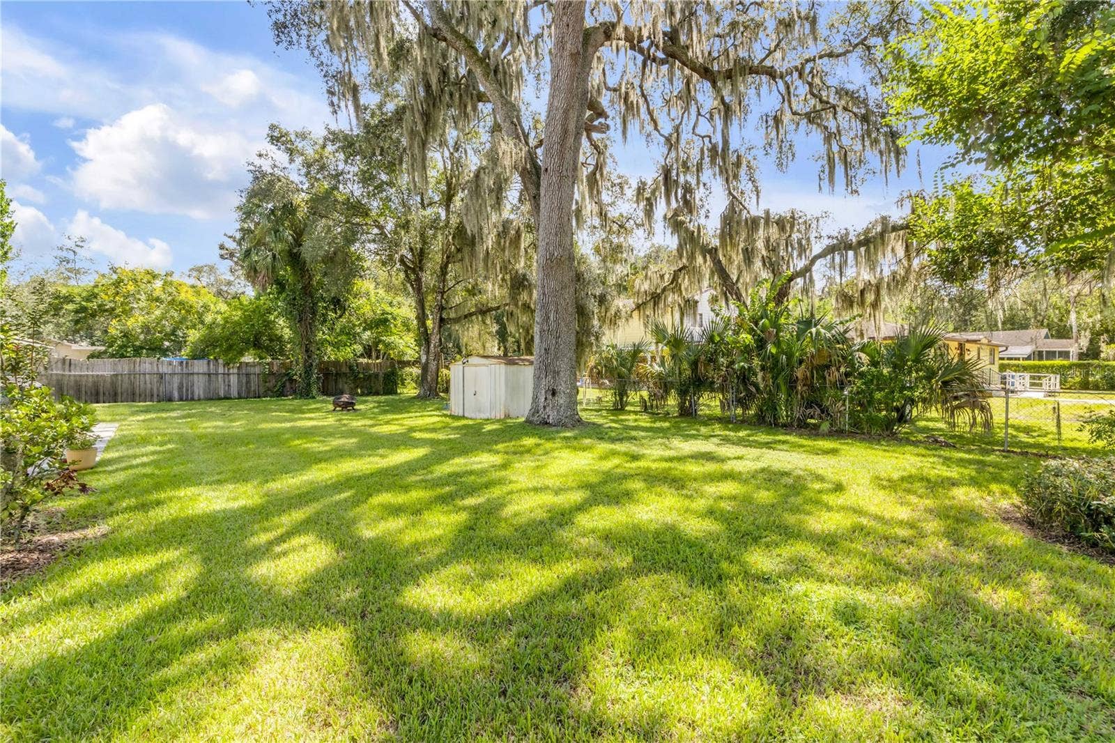 1402 E VOORHIS AVENUE, Deland, FL 32724 1402 E VOORHIS AVENUE, Deland, FL 32724