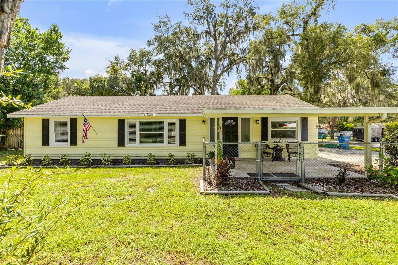 1402 E VOORHIS AVENUE, Deland, FL 32724 1402 E VOORHIS AVENUE, Deland, FL 32724