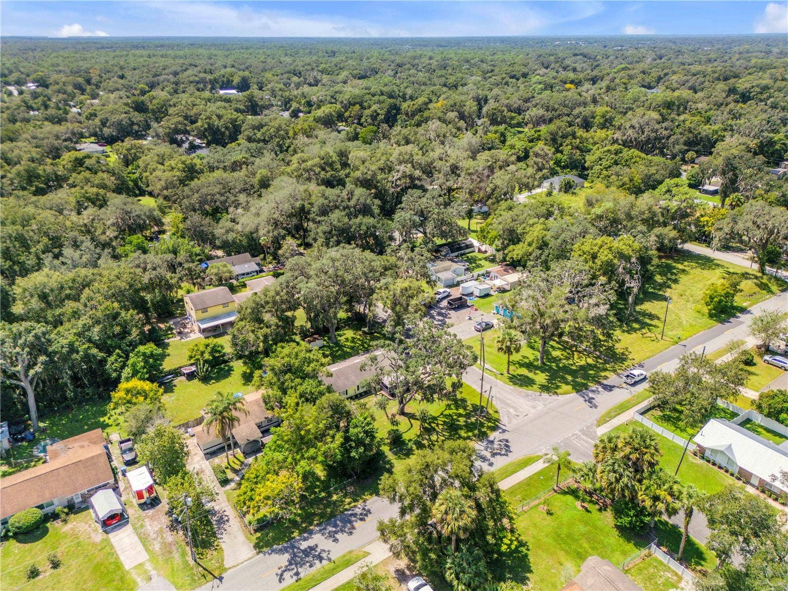 1402 E VOORHIS AVENUE, Deland, FL 32724 1402 E VOORHIS AVENUE, Deland, FL 32724