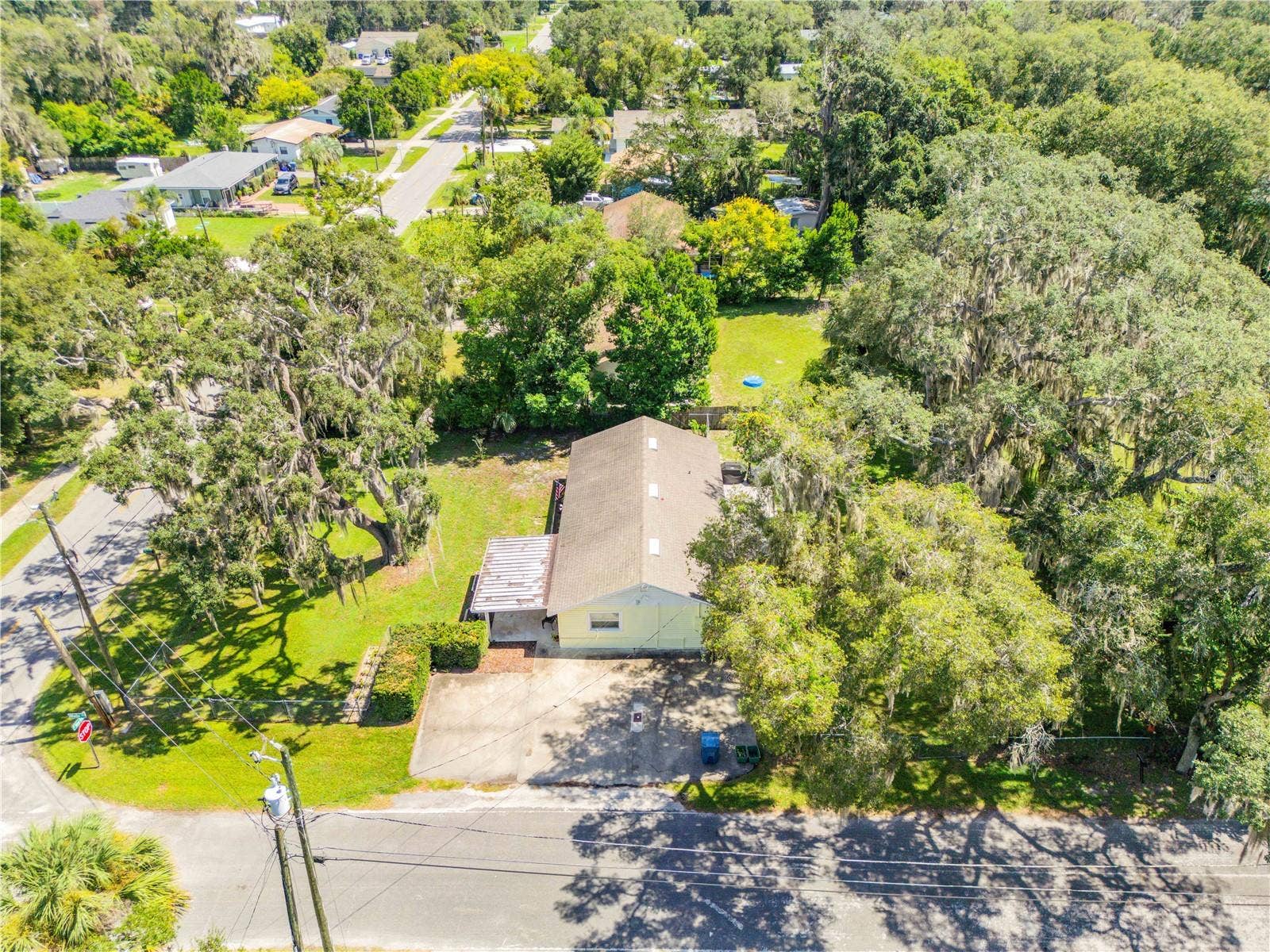 1402 E VOORHIS AVENUE, Deland, FL 32724 1402 E VOORHIS AVENUE, Deland, FL 32724