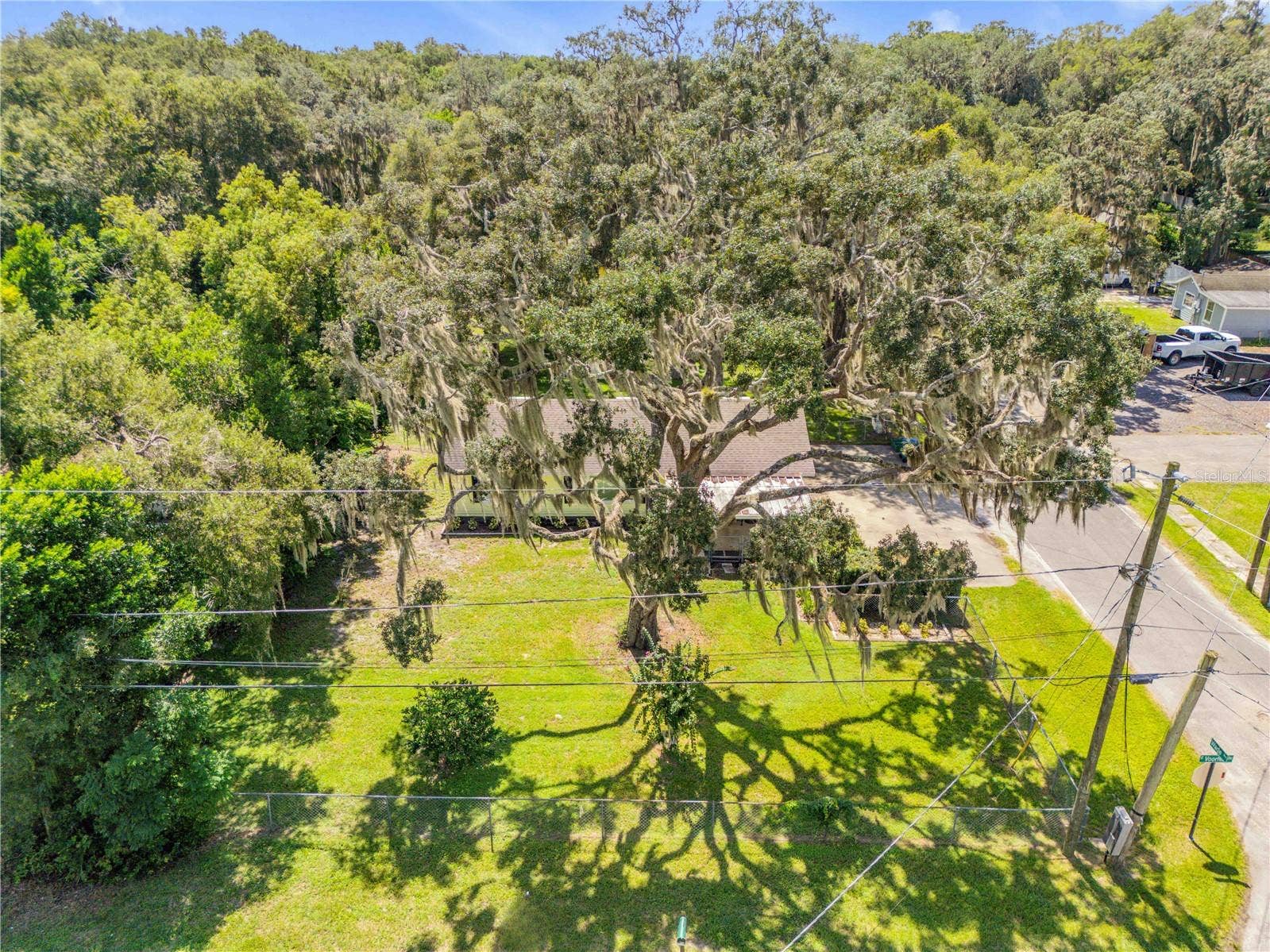 1402 E VOORHIS AVENUE, Deland, FL 32724 1402 E VOORHIS AVENUE, Deland, FL 32724